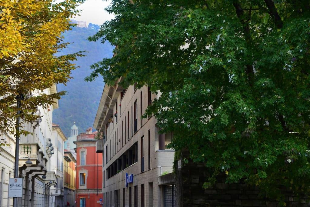 Trilocale Como Centro, Esclusivo 100 Mq Con 3 Balconi Екстериор снимка